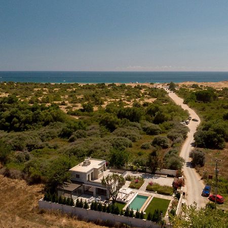 Villa Flamingo - 4 Bedrooms - Private Pool - Next To Renowned Issos Beach & Lake Korission Línia Buitenkant foto