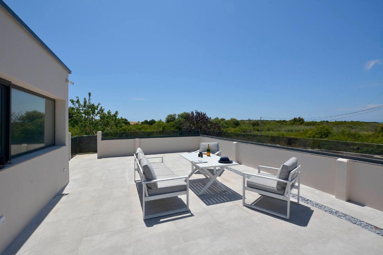 Villa Flamingo - 4 Bedrooms - Private Pool - Next To Renowned Issos Beach & Lake Korission Línia Buitenkant foto