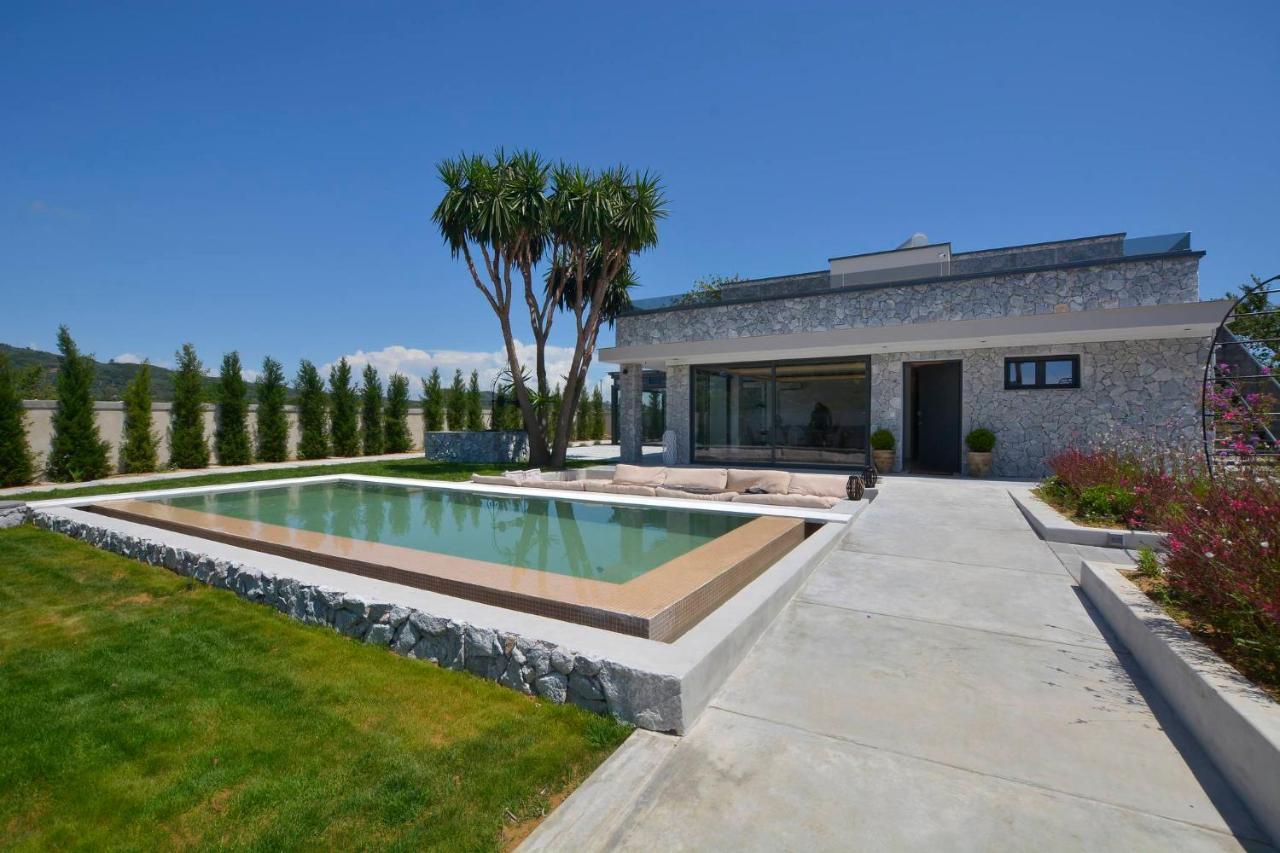 Villa Flamingo - 4 Bedrooms - Private Pool - Next To Renowned Issos Beach & Lake Korission Línia Buitenkant foto