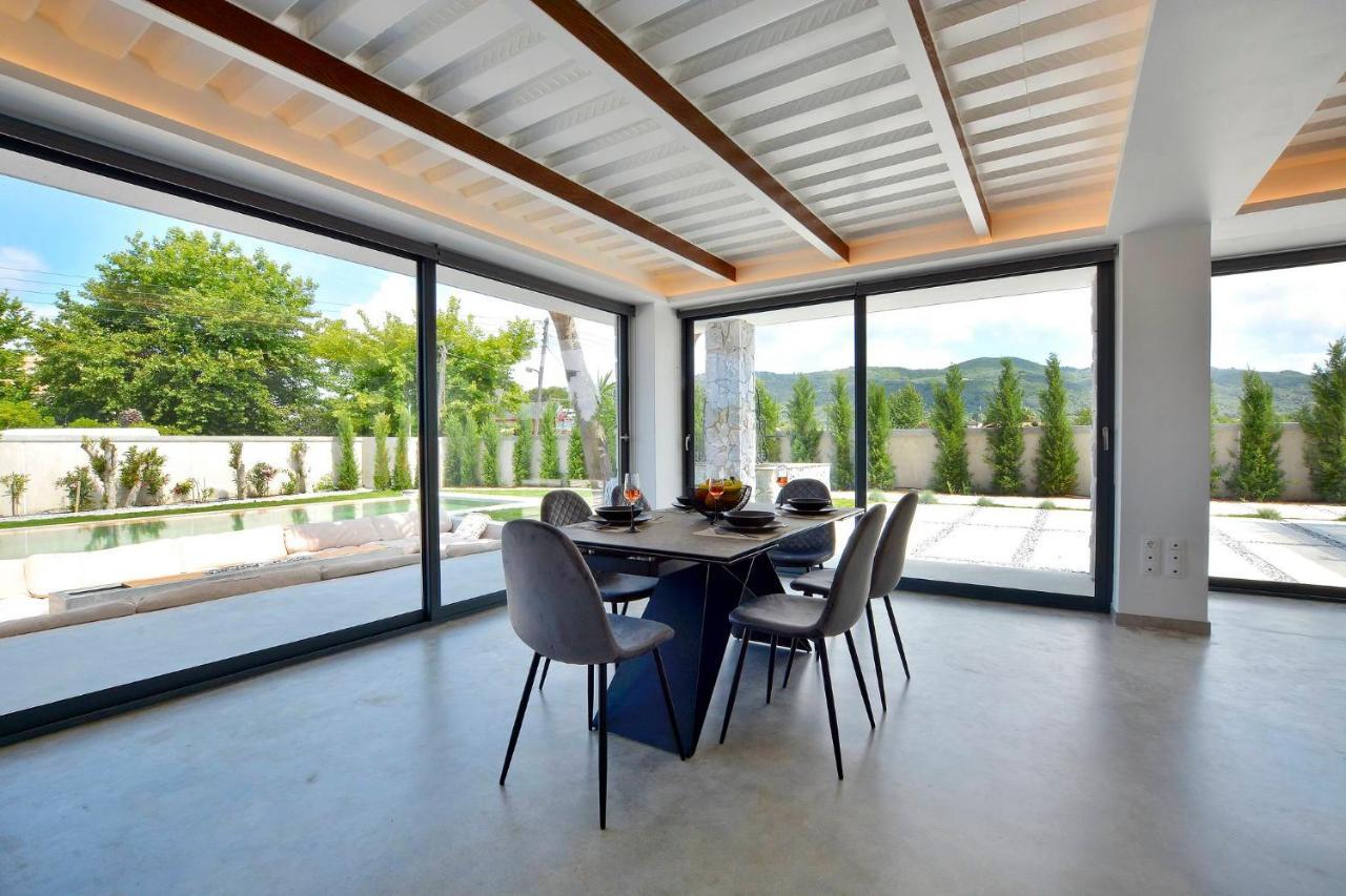 Villa Flamingo - 4 Bedrooms - Private Pool - Next To Renowned Issos Beach & Lake Korission Línia Buitenkant foto